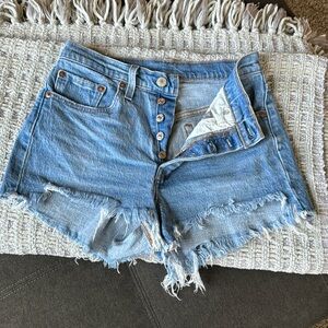 Amazing almost new  Levi’s Jean shorts